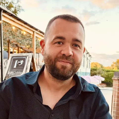 Photograph of Chris Richards